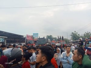 Diduga Lalai Saat Pindahkan BBM, Kebakaran Hanguskan 3 Kios dan Mobil di Poasia Kendari