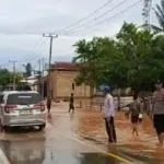 Banjir Lumpuhkan Jalur Strategis Kolaka–Bombana, Sawah Siap Panen Ikut Tenggelam