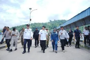 Gubernur Sultra Andi Sumangerukka Tinjau Arus Mudik Amolengo–Torobulu, Tekankan Keselamatan dan Tambah Armada