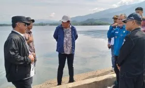 Wagub Hugua Tinjau TPI Sipakainge Dorong Kampung Nelayan Produktif