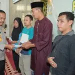 Kapolda Sultra Salurkan Zakat Fitrah ke Ratusan Warga Jelang Idulfitri 1447 H