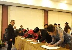 29 Notaris Baru Dilantik, Kakanwil Kemenkum Sultra Topan Sopuan: Anda Penjaga Kepastian Hukum Masyarakat