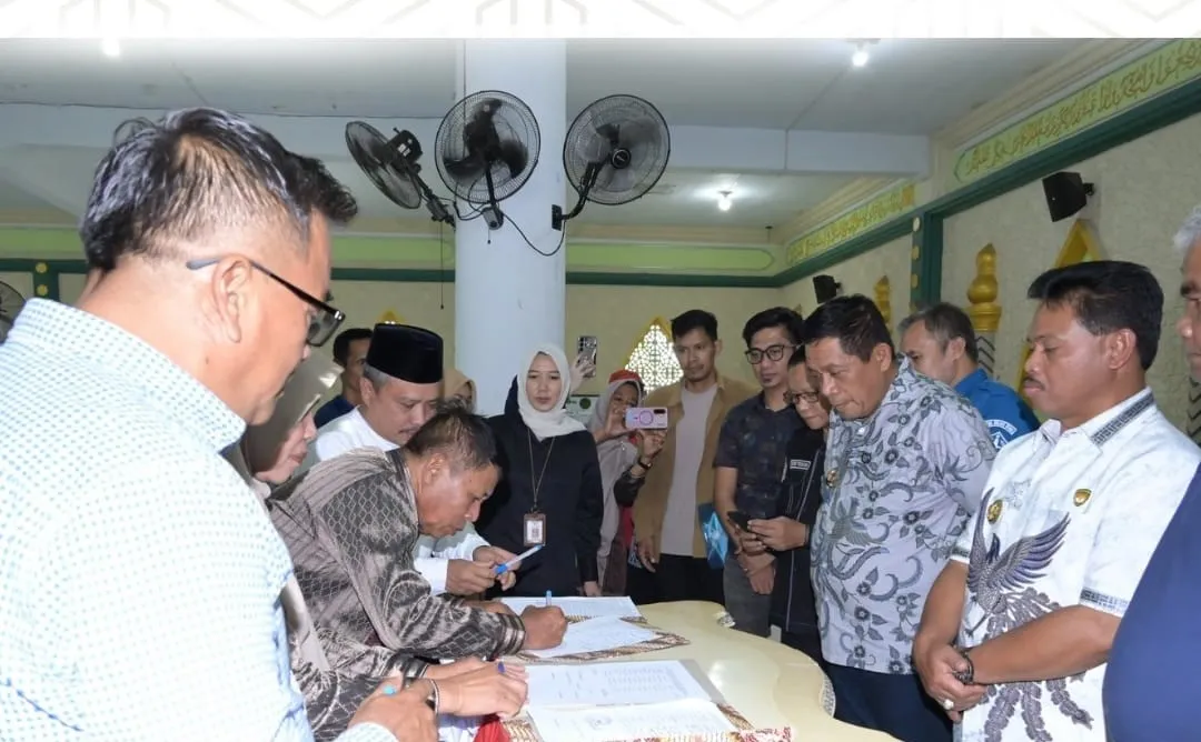 Wagub Sultra Hugua Dorong Sentra IKM Kelapa Terpadu di Kolaka Utara