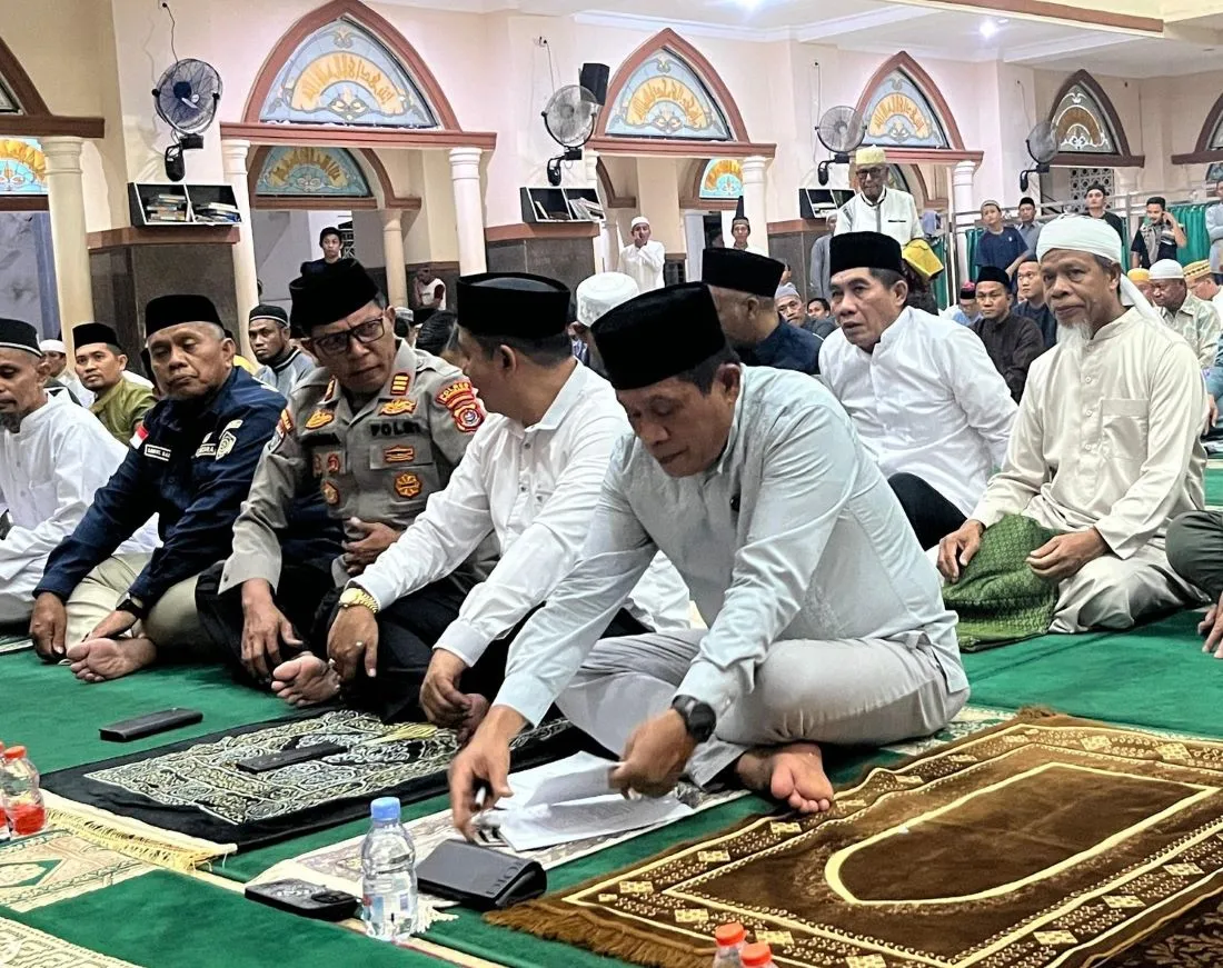 Safari Ramadan di Bombana, Wagub Sultra Hugua Ingatkan Pentingnya Akhlak dalam Pembangunan Daerah