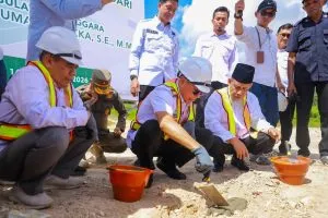 Pemprov Sultra Perkuat SDM, Gubernur Letakkan Batu Pertama GOR Universitas Muhammadiyah Kendari