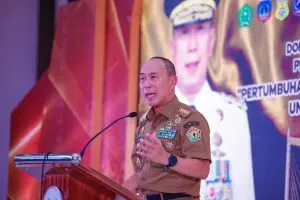 Andi Sumangerukka Siapkan Beasiswa Rp1,8 Miliar dari Dana Pribadi untuk Mahasiswa Sultra