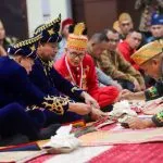 KASAU dan Gubernur Sultra Terima Gelar Adat Tolaki: Tumonda & Lariwu