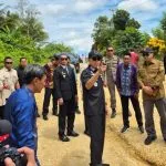 Gubernur ASR Hadiahkan Pembangunan Jalan Lalembuu di HUT ke-23 Konawe Selatan