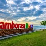 Pantai Tamborasi Kolaka dan Sungai Terpendek di Dunia yang Mendunia